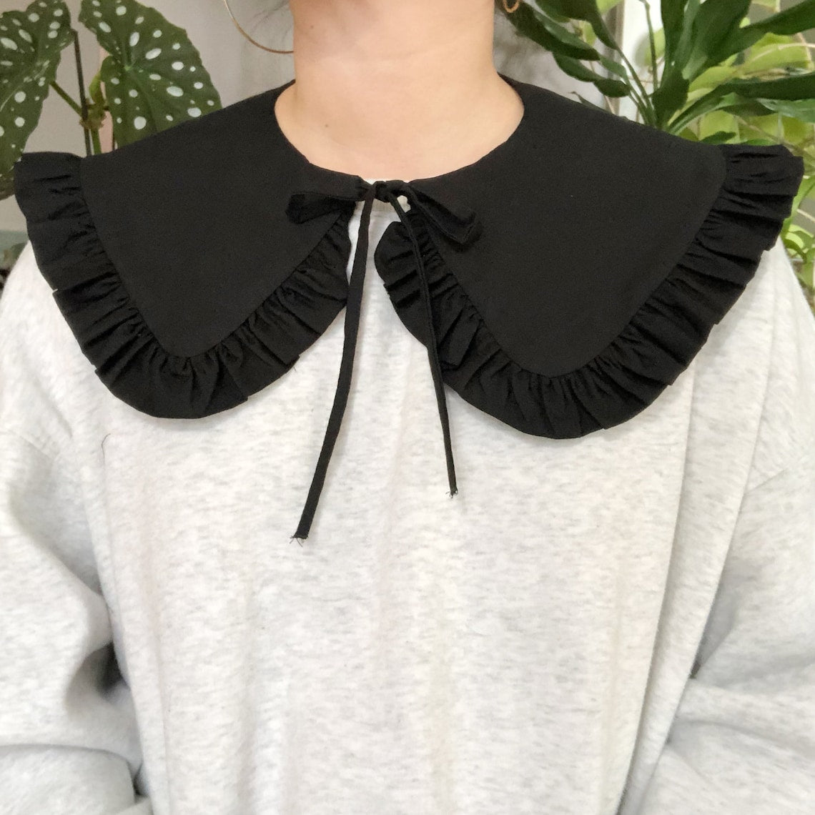 Black Cotton Frill Collar: Detachable Layering Collar