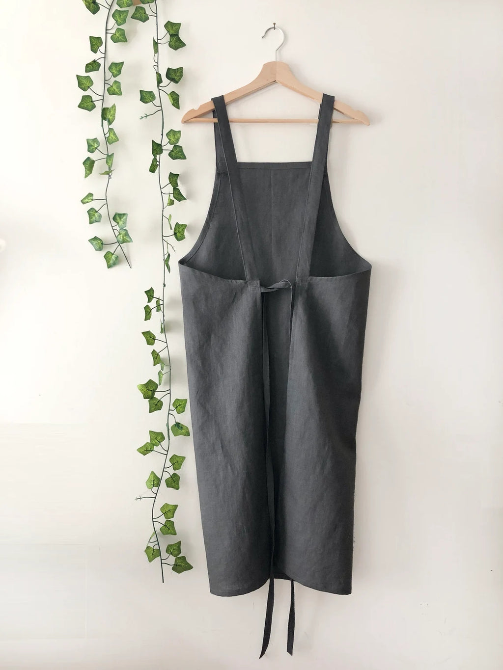 Charcoal Linen Pinafore Apron: Japanese Style Apron