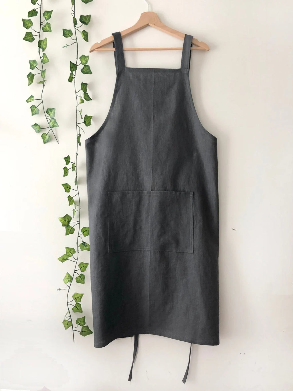 Charcoal Linen Pinafore Apron: Japanese Style Apron